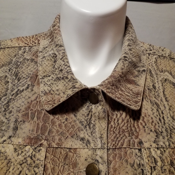 Snake Skin like Print Jacket - Picture 6 of 6